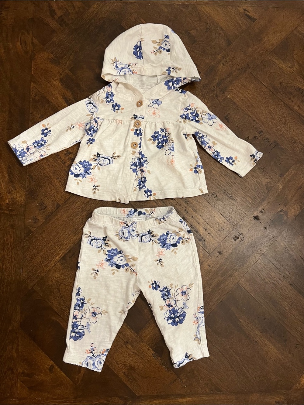 Carter's 2 Piece Lightweight Floral Baby Set